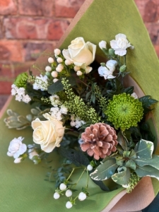 Festive Wrap (White)